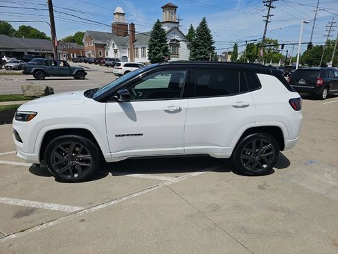 Certified 2025 Jeep Compass Limited w/ High Altitude Package AWD/4WD image 9