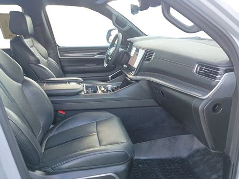 Used 2024 Jeep Wagoneer L Series II w/ Flexible Seating Group RWD image 24