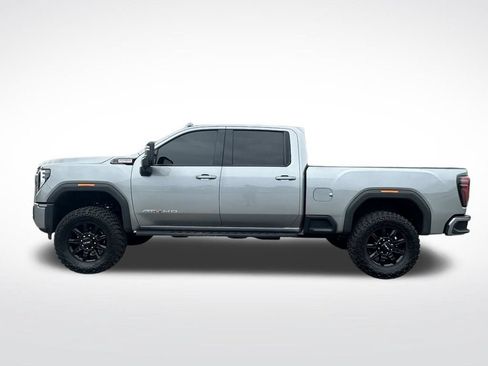 Used 2025 GMC Sierra 2500 AT4 w/ AT4 Premium Plus Package AWD/4WD image 3