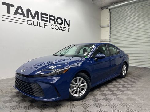 Used 2025 Toyota Camry LE FWD image 2