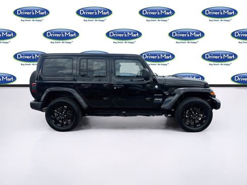 Used 2024 Jeep Wrangler Unlimited Sahara AWD/4WD image 8