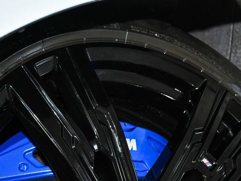 Used 2024 BMW i7 xDrive60 image 90