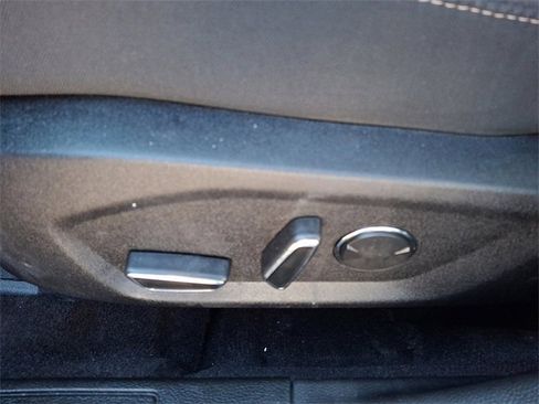 Used 2020 Ford Fusion SE image 15