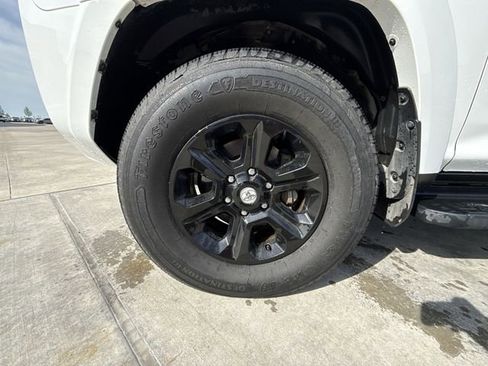 Used 2022 Toyota 4Runner SR5 Premium AWD/4WD image 10
