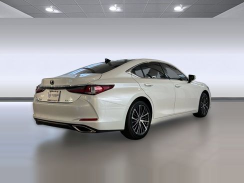 Used 2025 Lexus ES 350 w/ Premium Package FWD image 9