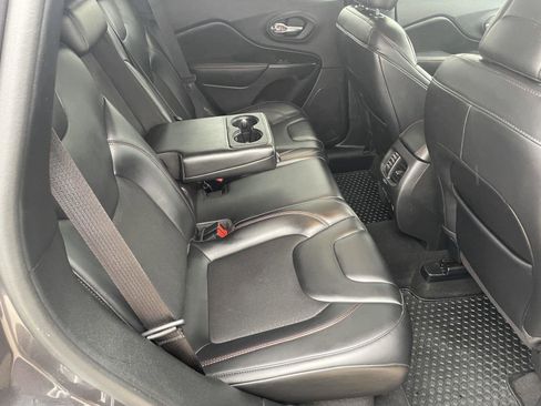 Used 2020 Jeep Cherokee Trailhawk w/ Cold Weather Group image 30