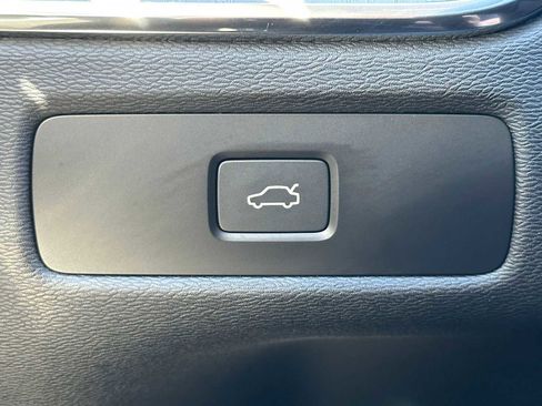 New 2025 Volvo XC60 B5 Ultra w/ Protection Package Premier image 32