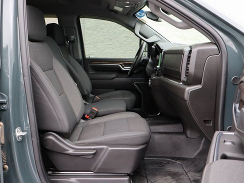 Used 2025 Chevrolet Silverado 3500 LT image 33