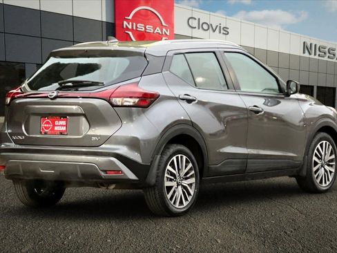 Used 2024 Nissan Kicks SV image 3