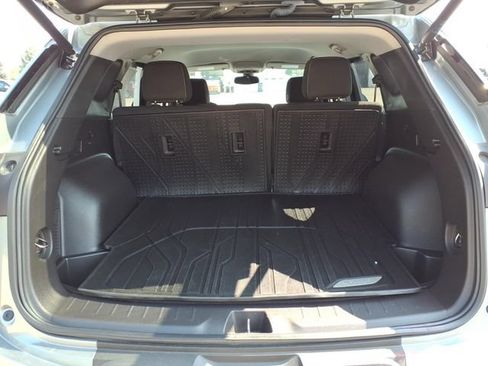 Used 2024 Chevrolet Blazer LT w/ Convenience Package FWD image 8