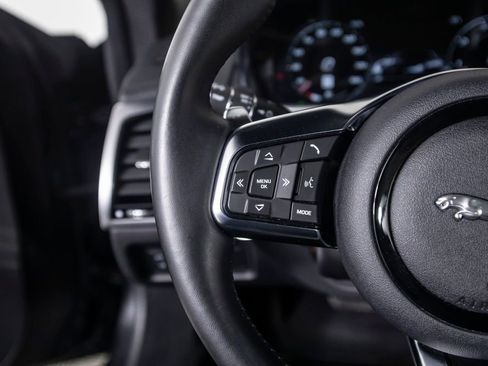 Used 2021 Jaguar F-TYPE Coupe image 36