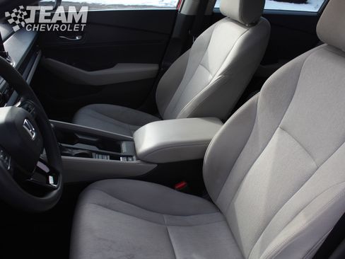 Used 2023 Honda Accord EX image 11