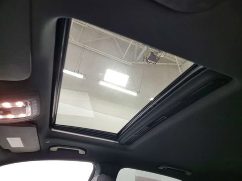 Used 2022 Mercedes-Benz GLE 350 4MATIC w/ Premium Package image 39