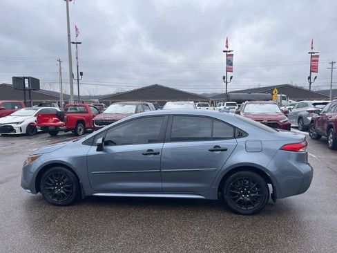 Used 2024 Toyota Corolla LE image 7