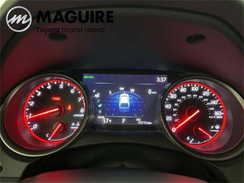 Used 2023 Toyota Camry XSE image 9