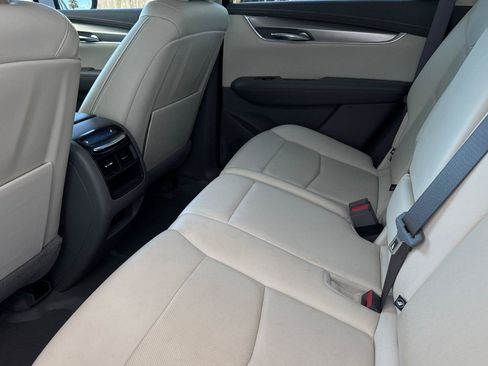 Used 2021 Cadillac XT5 Premium Luxury FWD image 14