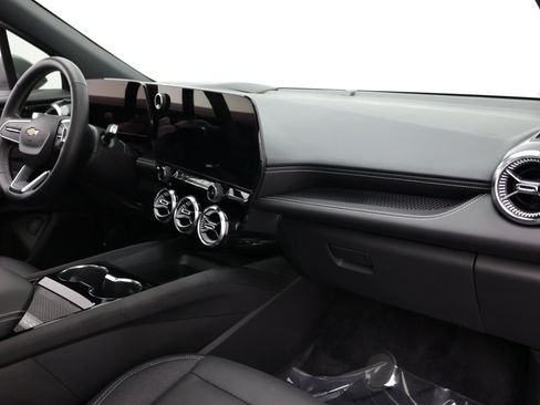 Used 2024 Chevrolet Blazer EV LT AWD/4WD image 40