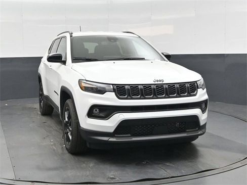 New 2026 Jeep Compass Latitude image 10