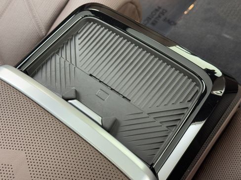 Used 2024 BMW i7 eDrive50 w/ M Sport Package image 39