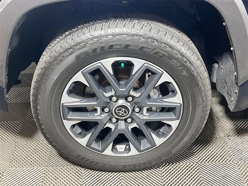 Used 2022 Toyota Tundra Limited image 26