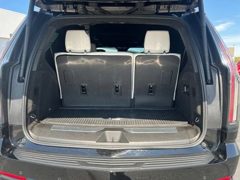 Used 2025 Cadillac Escalade Sport Platinum w/ LPO, Floor Liner Package AWD/4WD image 5