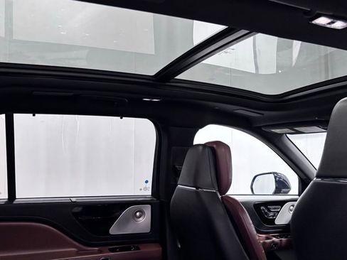 Used 2020 Lincoln Aviator Reserve w/ Equipment Group 201A image 25