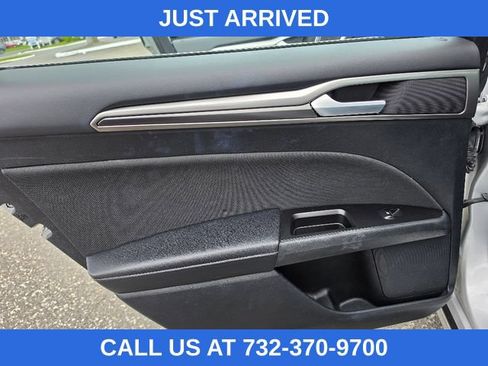 Used 2017 Ford Fusion SE w/ Equipment Group 201A FWD image 23