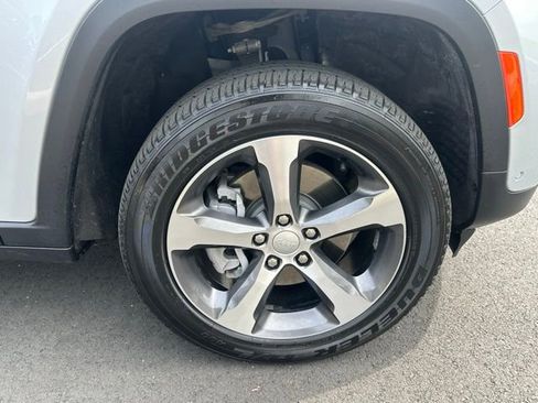 Used 2023 Jeep Grand Cherokee 4WD 4xe w/ Luxury Tech Group II image 15