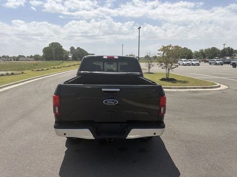 Used 2019 Ford F150 Lariat w/ Equipment Group 502A Luxury AWD/4WD image 18