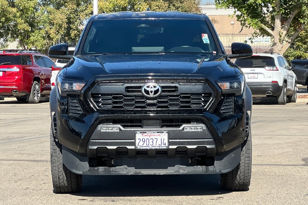 Certified 2025 Toyota Tacoma TRD Off-Road AWD/4WD image 11