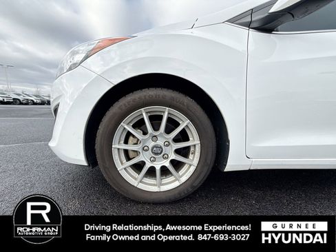 Used 2017 Hyundai Elantra GT image 11