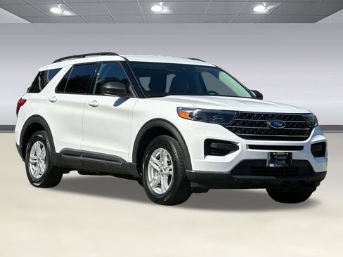 Used 2022 Ford Explorer XLT image 6