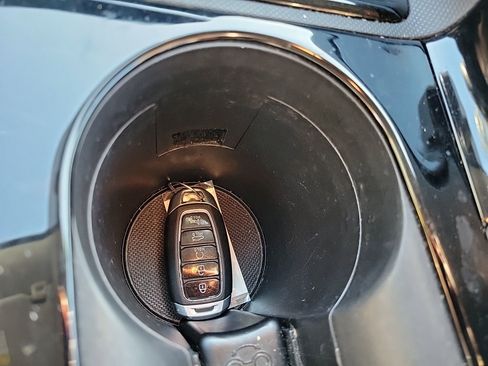 Used 2023 Hyundai Elantra SEL w/ Convenience Package image 28