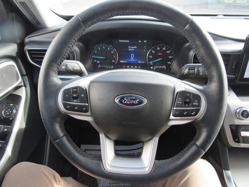 Used 2022 Ford Explorer XLT w/ Equipment Group 202A image 31