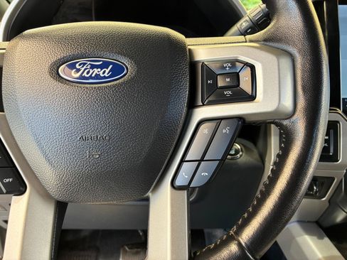 Used 2022 Ford F350 Lariat w/ Lariat Ultimate Package AWD/4WD image 29