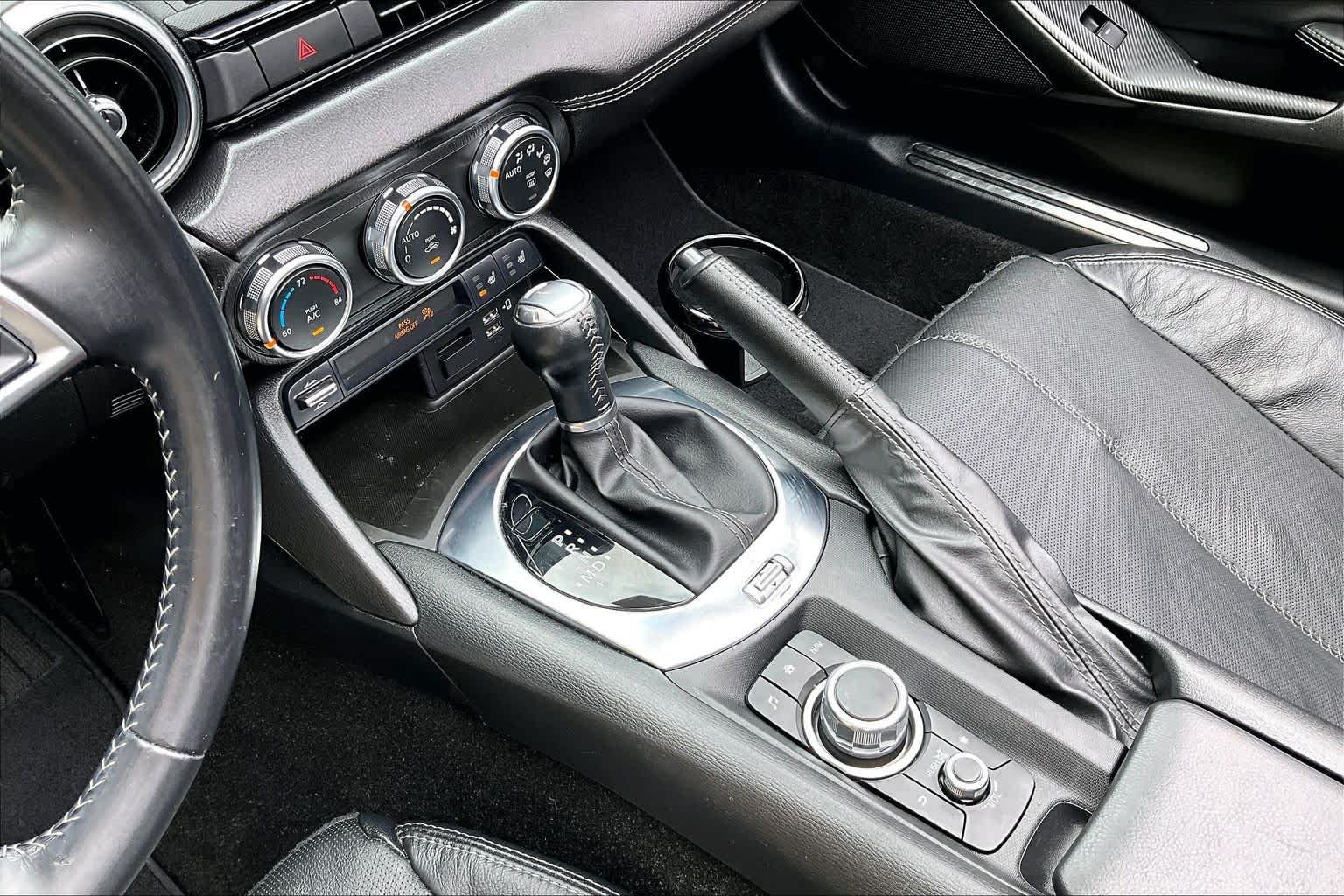 Used 2020 MAZDA MX-5 Miata RF Grand Touring RWD image 17