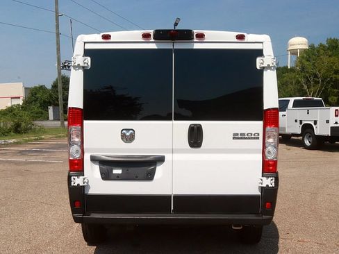 Used 2025 RAM ProMaster 2500 w/ U-Haul Equipment Group FWD image 6