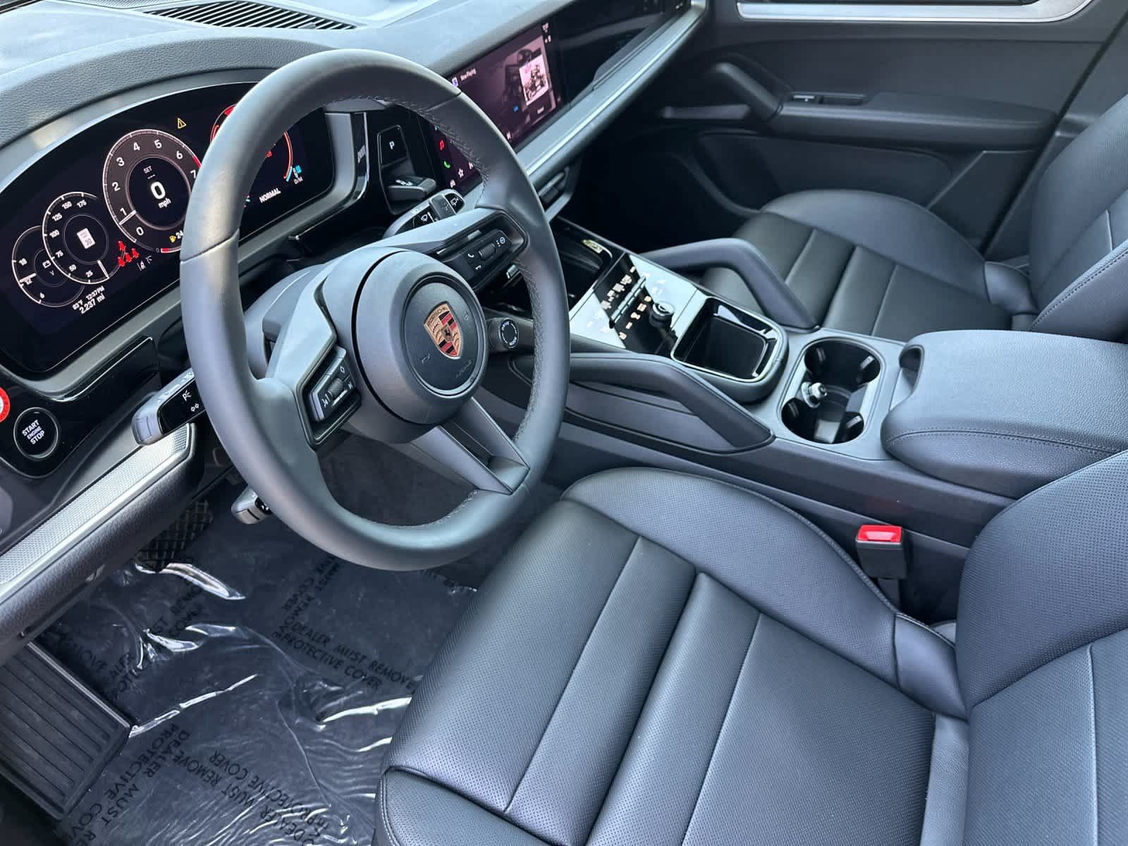 Certified 2026 Porsche Cayenne AWD/4WD image 4
