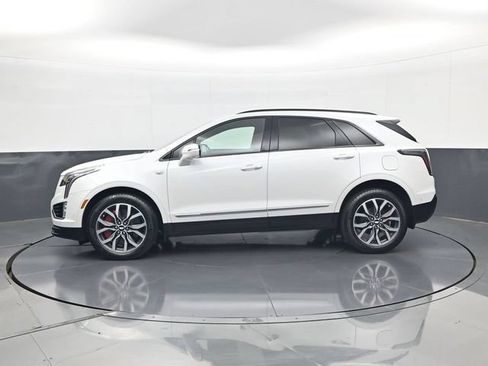 Used 2024 Cadillac XT5 Sportv w/ Technology Package AWD/4WD image 8