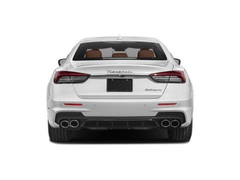 Used 2022 Maserati Quattroporte Modena image 8