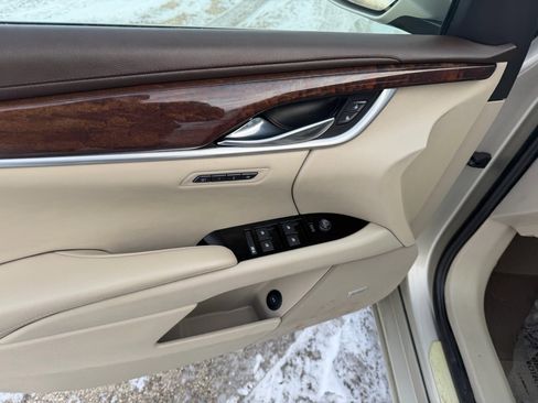 Used 2013 Cadillac XTS Premium image 10