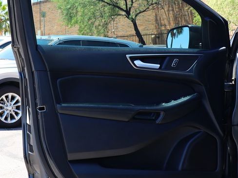Used 2020 Ford Edge SE FWD image 36
