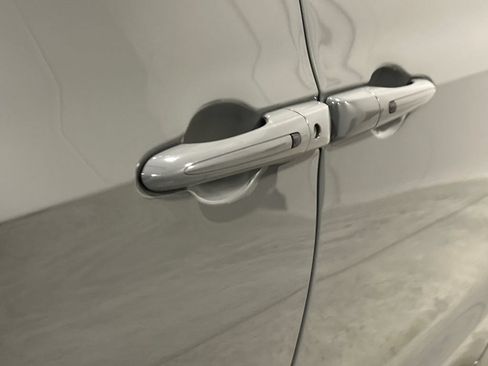 Used 2025 Chrysler Pacifica Select FWD image 13