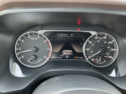 Used 2022 Nissan Rogue SV w/ SV Premium Package image 13