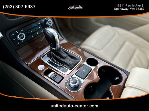 Used 2015 Volkswagen Touareg VR6 image 13