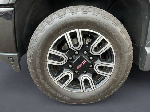 Used 2022 GMC Sierra 2500 AT4 w/ AT4 Preferred Package AWD/4WD image 14