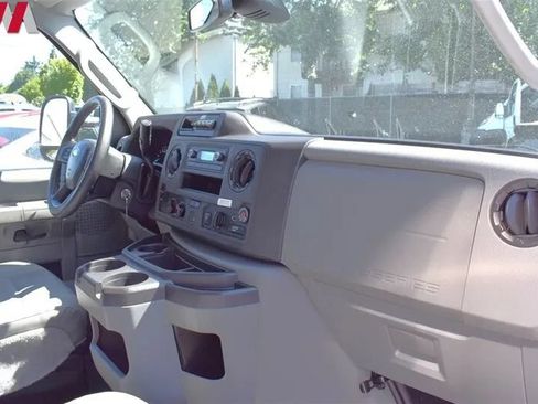 Used 2022 Ford E-350 and Econoline 350 Super Duty RWD image 12