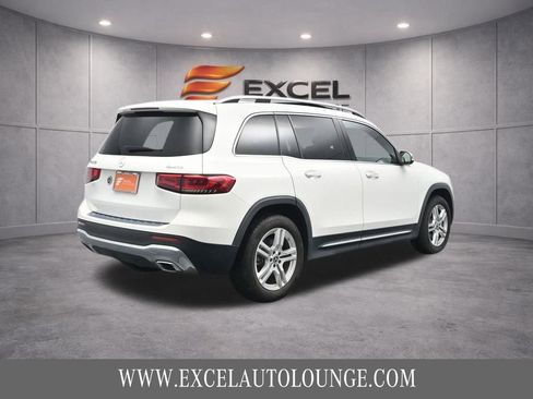 Used 2022 Mercedes-Benz GLB 250 4MATIC w/ Premium Package Lite image 9