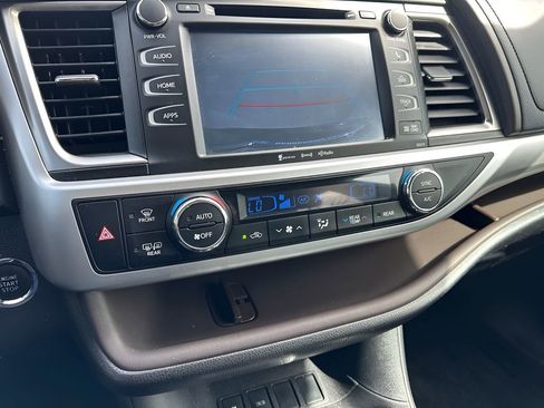 Used 2017 Toyota Highlander XLE image 20
