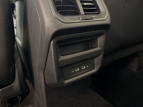 New 2026 Volkswagen Taos SE FWD image 32